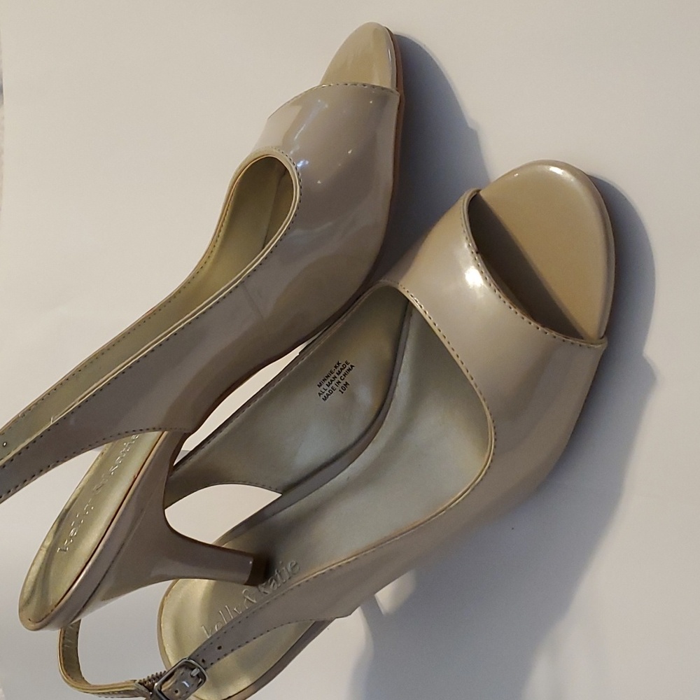 Kelly & Katie  Minnie-kk Nude Mid Heel open Toe Pump Size 10M